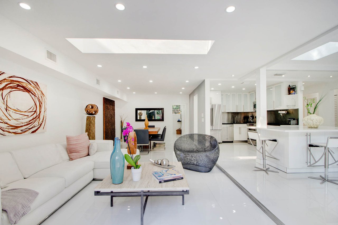 South Grove Modern Masterpiece