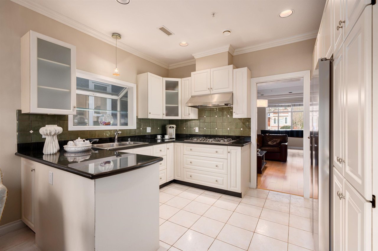 2716 W 42nd Ave