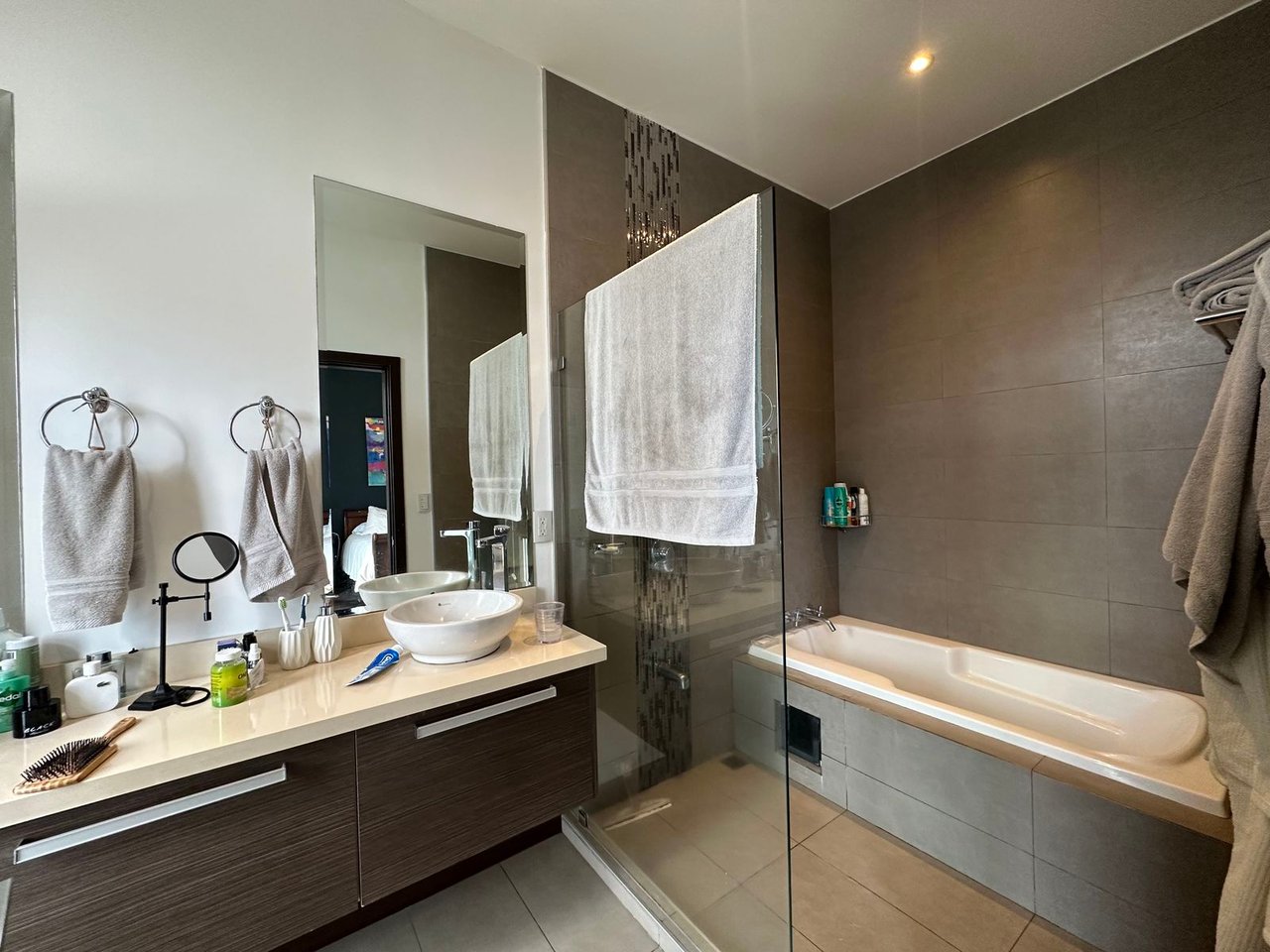 Bali Inspired Gated Townhouse, Ciudad Colon, San Jose