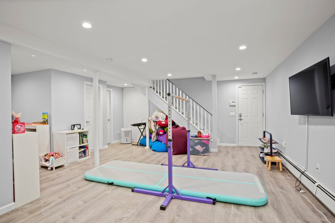12 Saint George Place