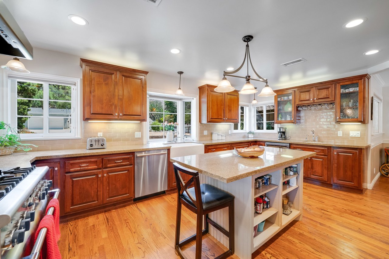 A Lil Bit O' Country in Shadow Hills * SOLD at full price