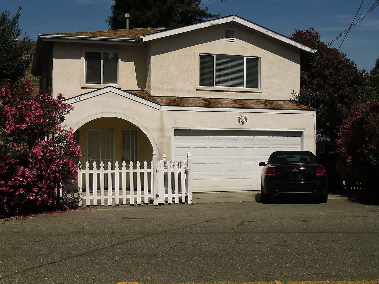6828 Hillmont Dr