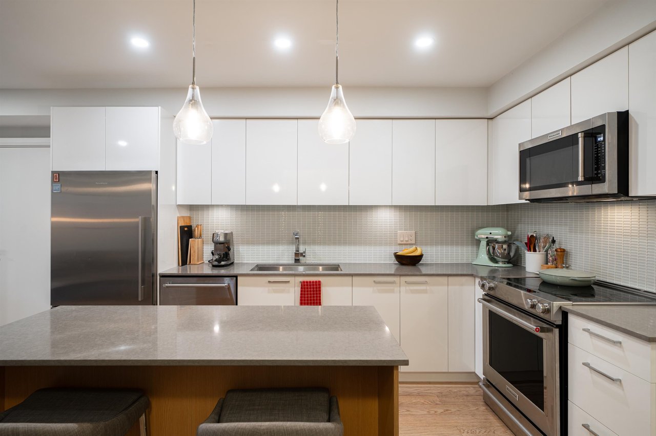 209-233 Kingsway