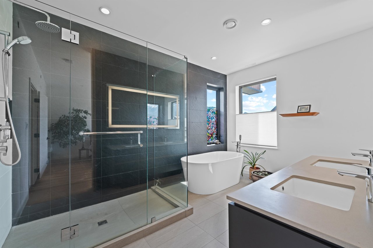 40822 The Cres Cres