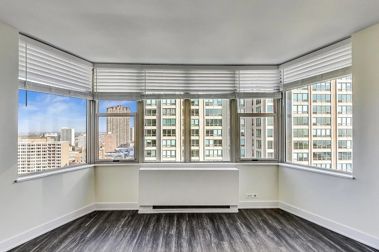 525 W Hawthorne Unit 2606