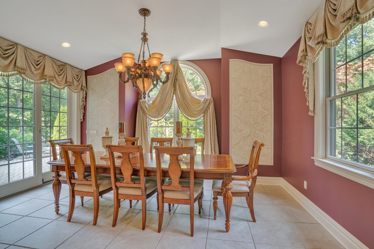 8 Glenbrook Drive