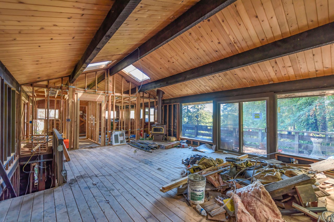 Enchanted and Serene Tree House Property- Represented Seller