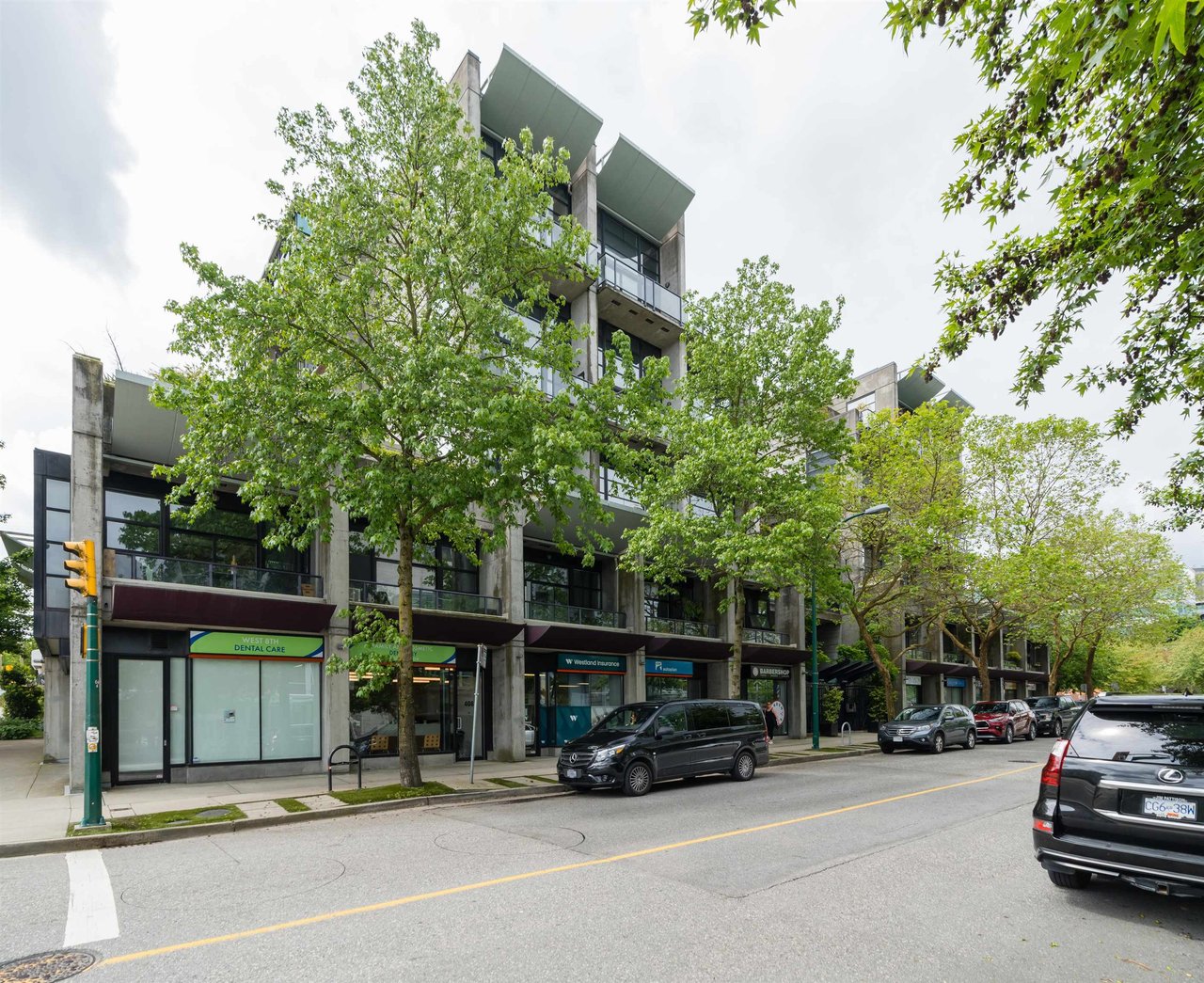 517-428 W 8th Ave