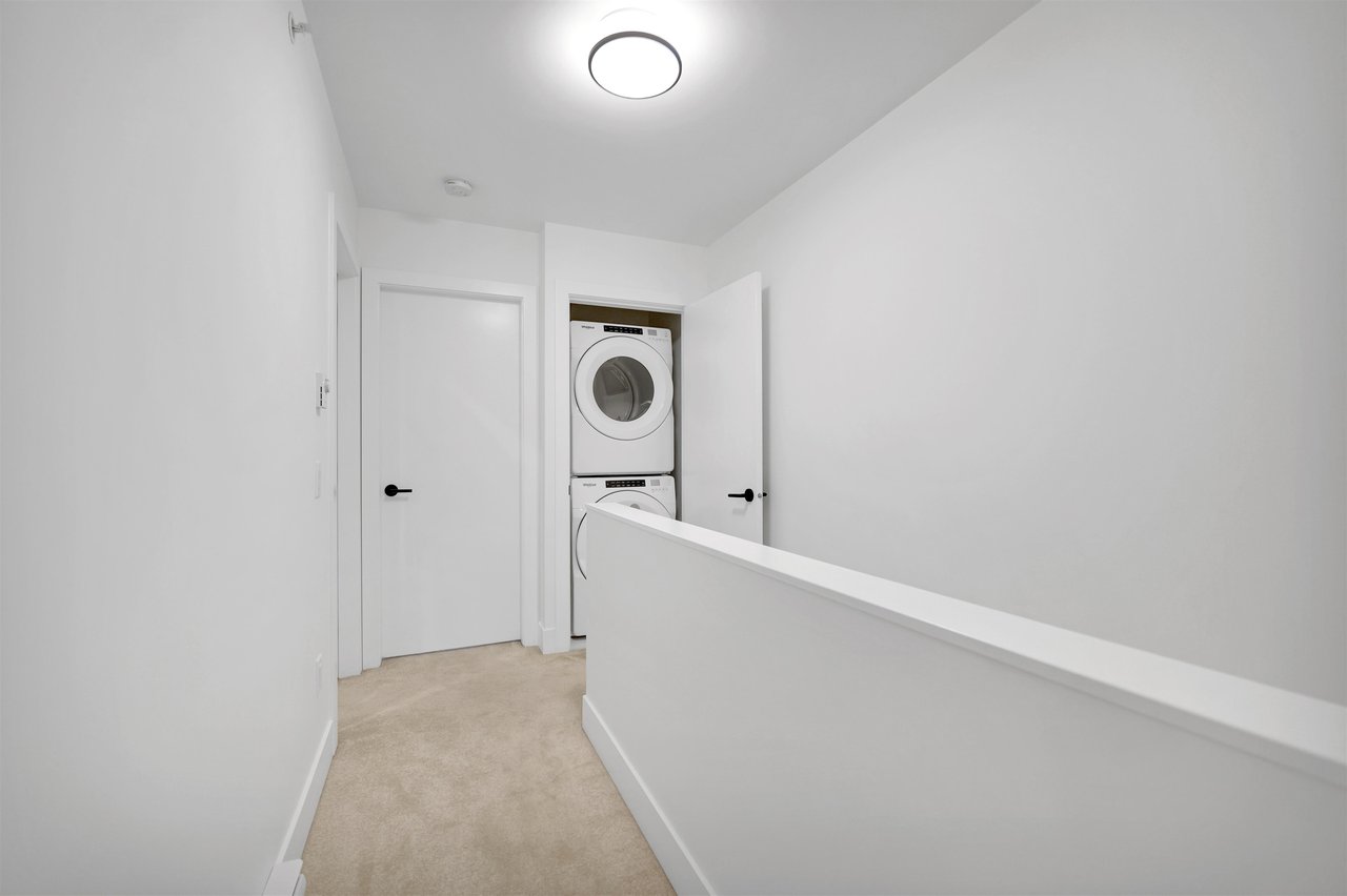 1380 Marinaside Pl