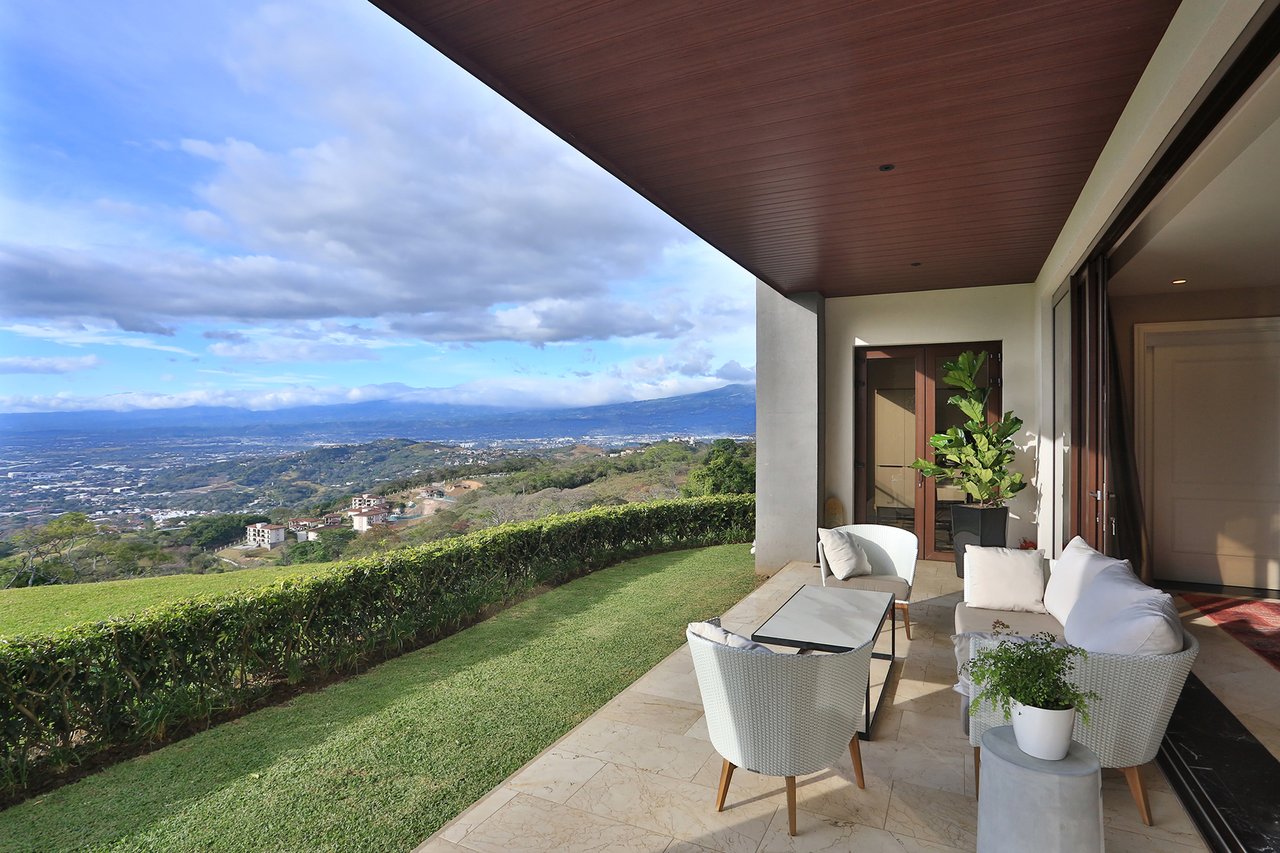 Designer Garden Level Condo, Santa Ana, San Jose