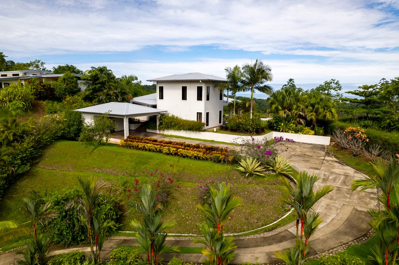 ELEGANT OJOCHAL LUXURY HOME IN PHASE 11 WITH OCEAN AND MOUNTAIN VIEWS