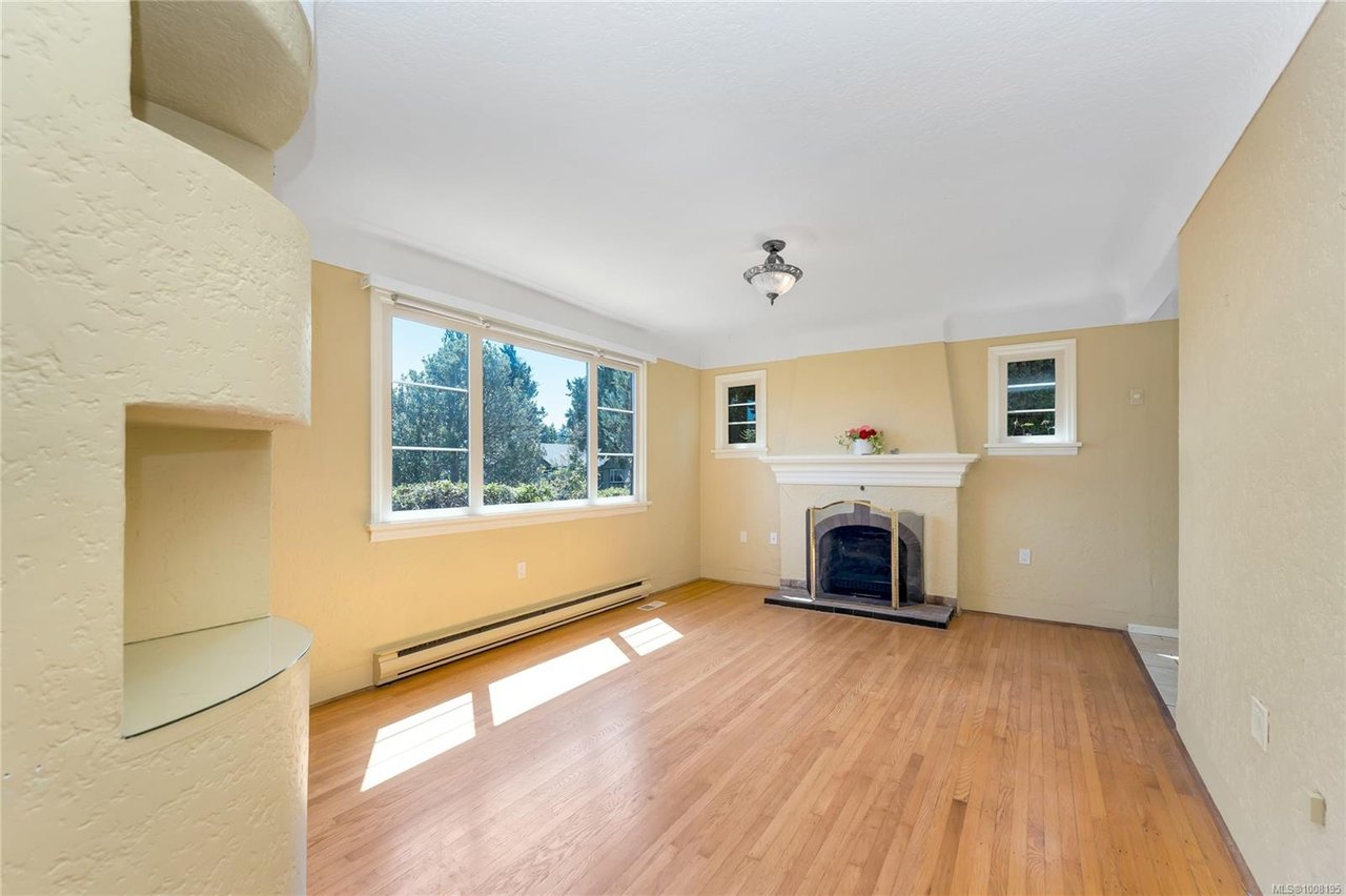 902 Forshaw Rd