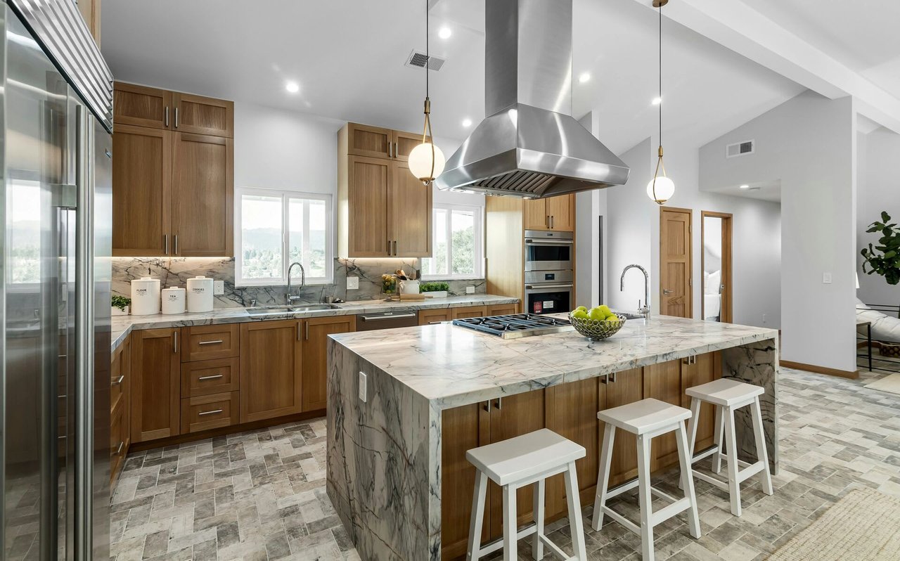 Old Atlanta Masterpiece in Haynes Manor