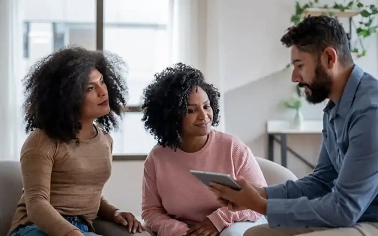 If You’re Thinking of Selling Your House This Fall, Hire a Pro