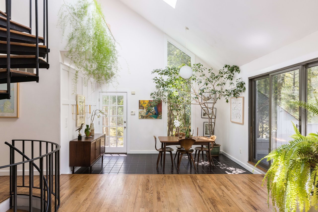 2 Colony Court