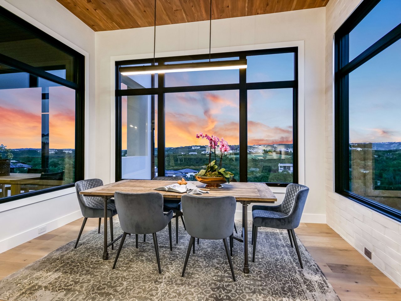 Alluring Amarra Masterpiece