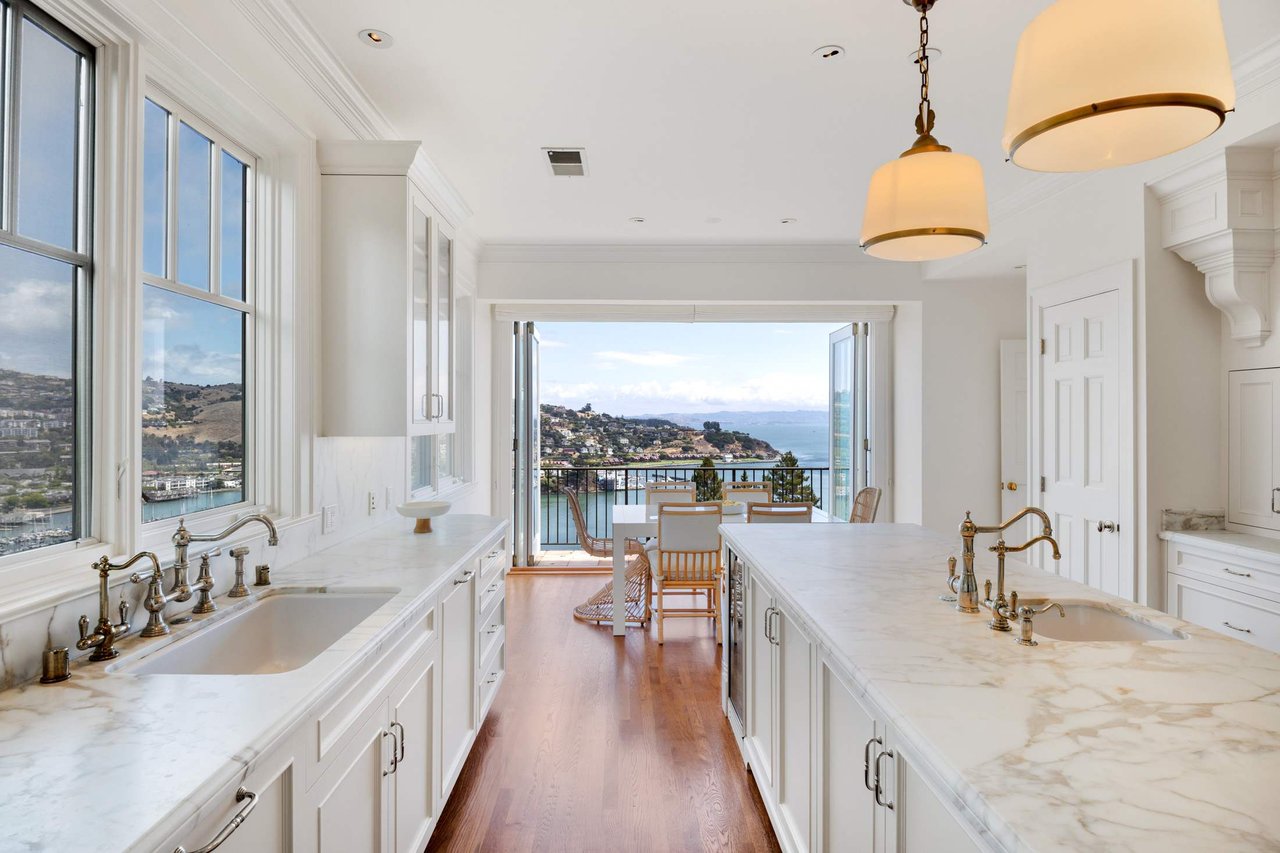 Iconic Belvedere View Estate