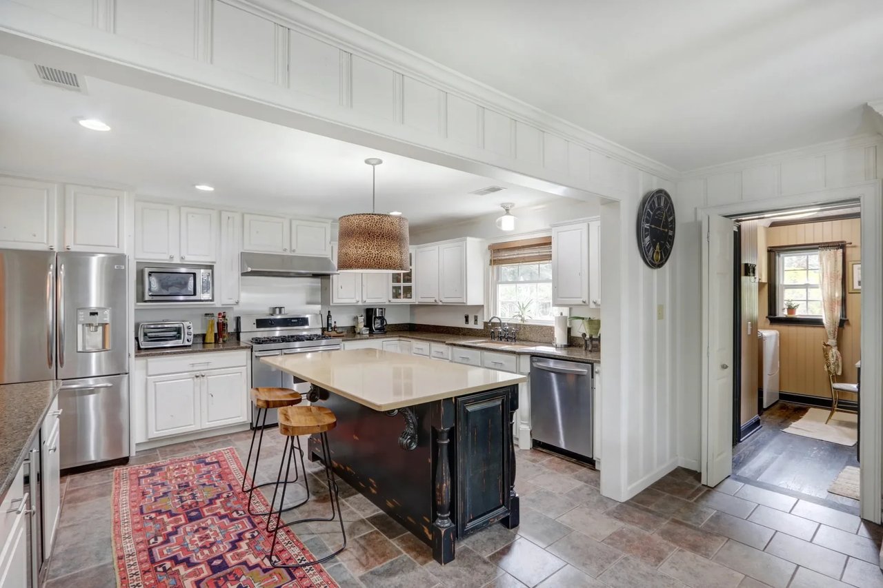 323 Kensington Dr