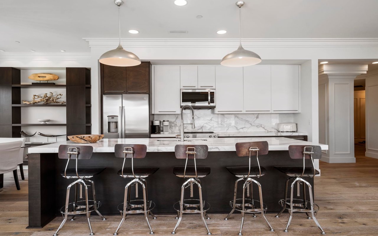 4200 Main Street 25