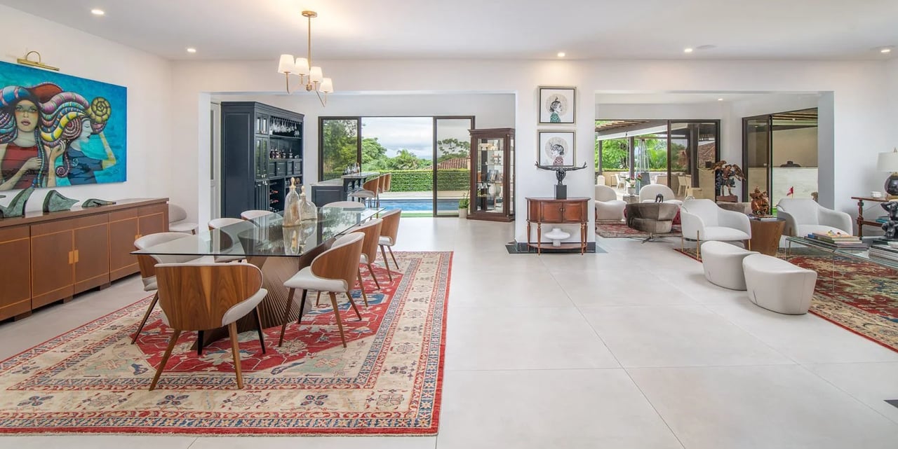 Renovated Pool Estate, Escazu, San Jose