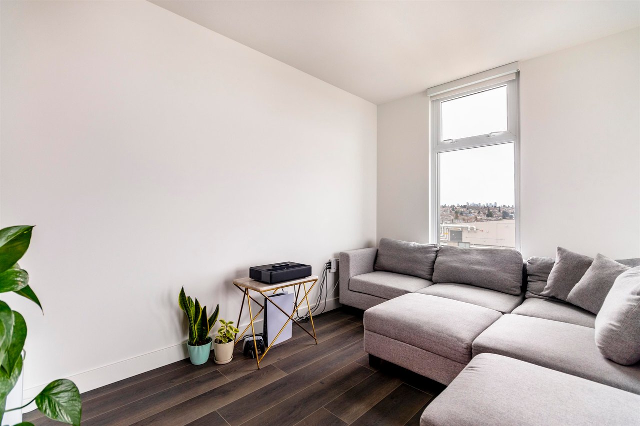 1602-8188 Fraser St
