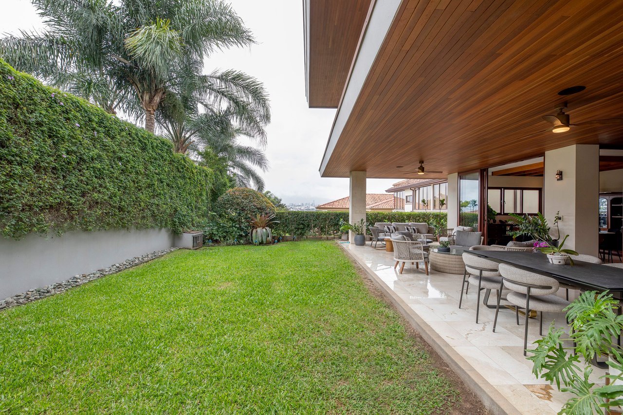 Cerro Real Panoramic Family Home, Escazu, San Jose