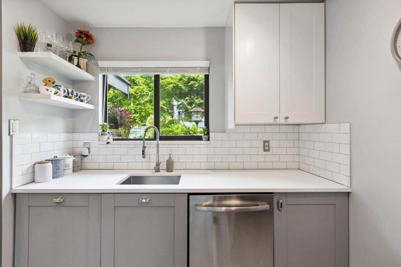 17-225 W 14th St