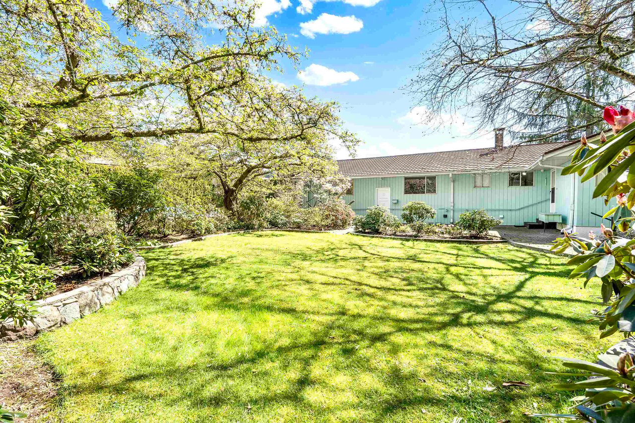 580 Granada Cres