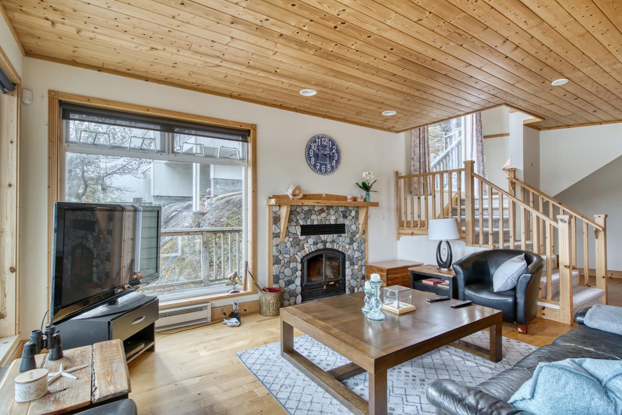 280 Arbutus Reach Rd