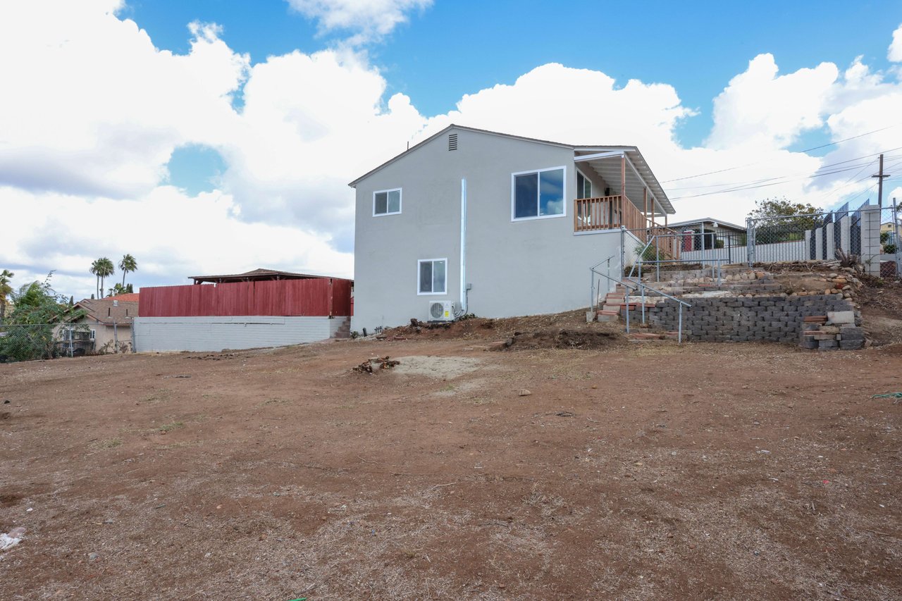 5260 Hilltop Dr