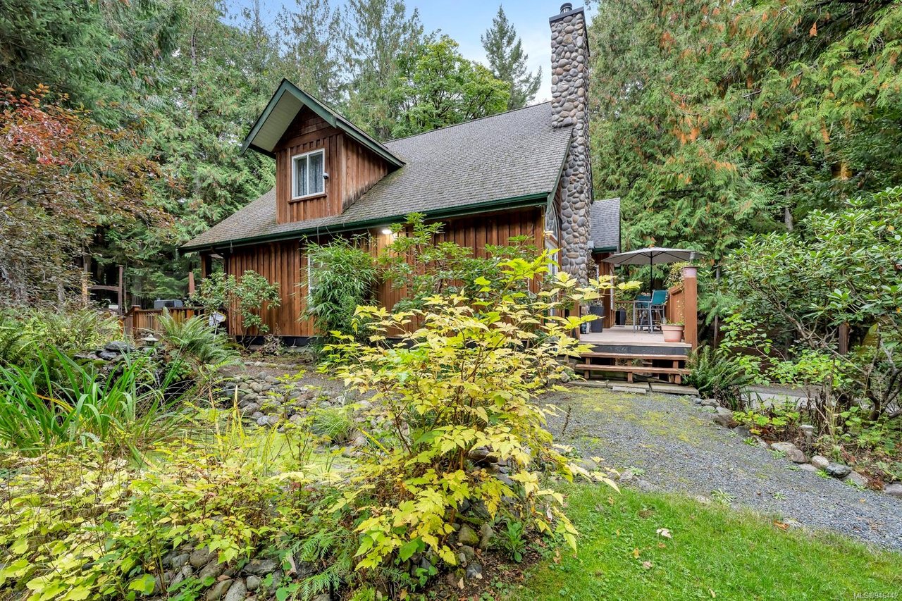 2726 Otter Point Rd