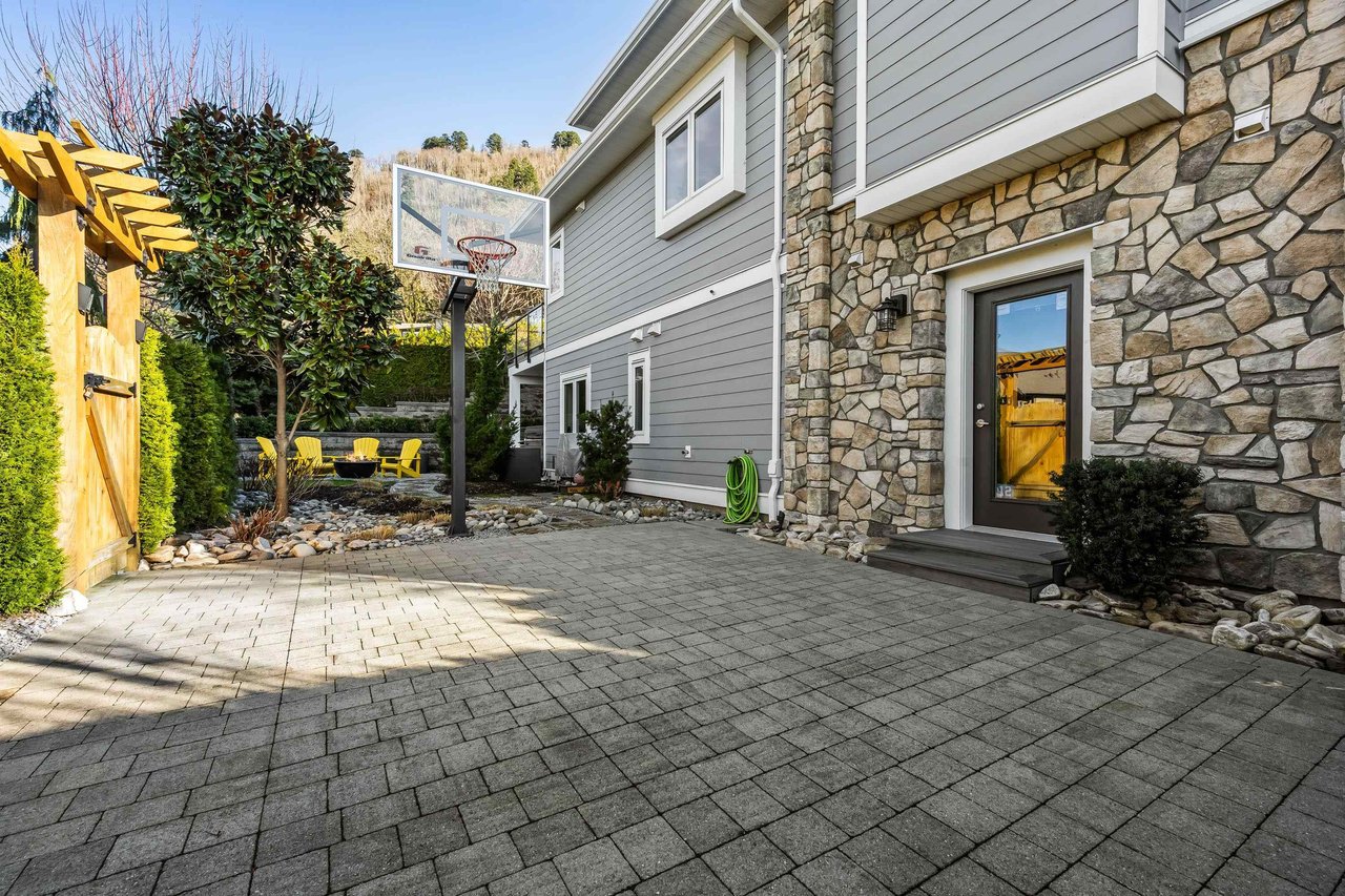 5522 Maclachlan Pl