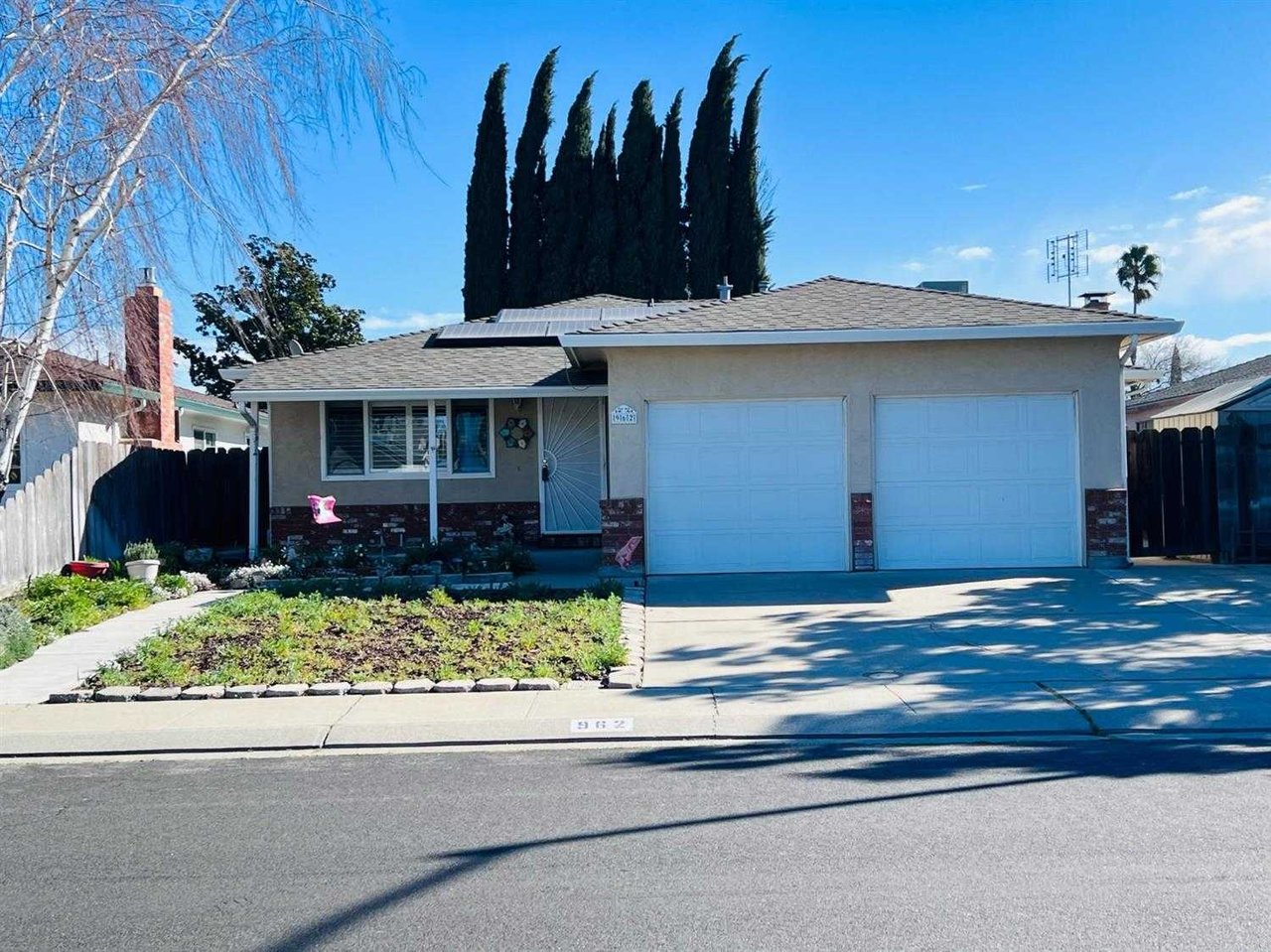 962 Ruby Place