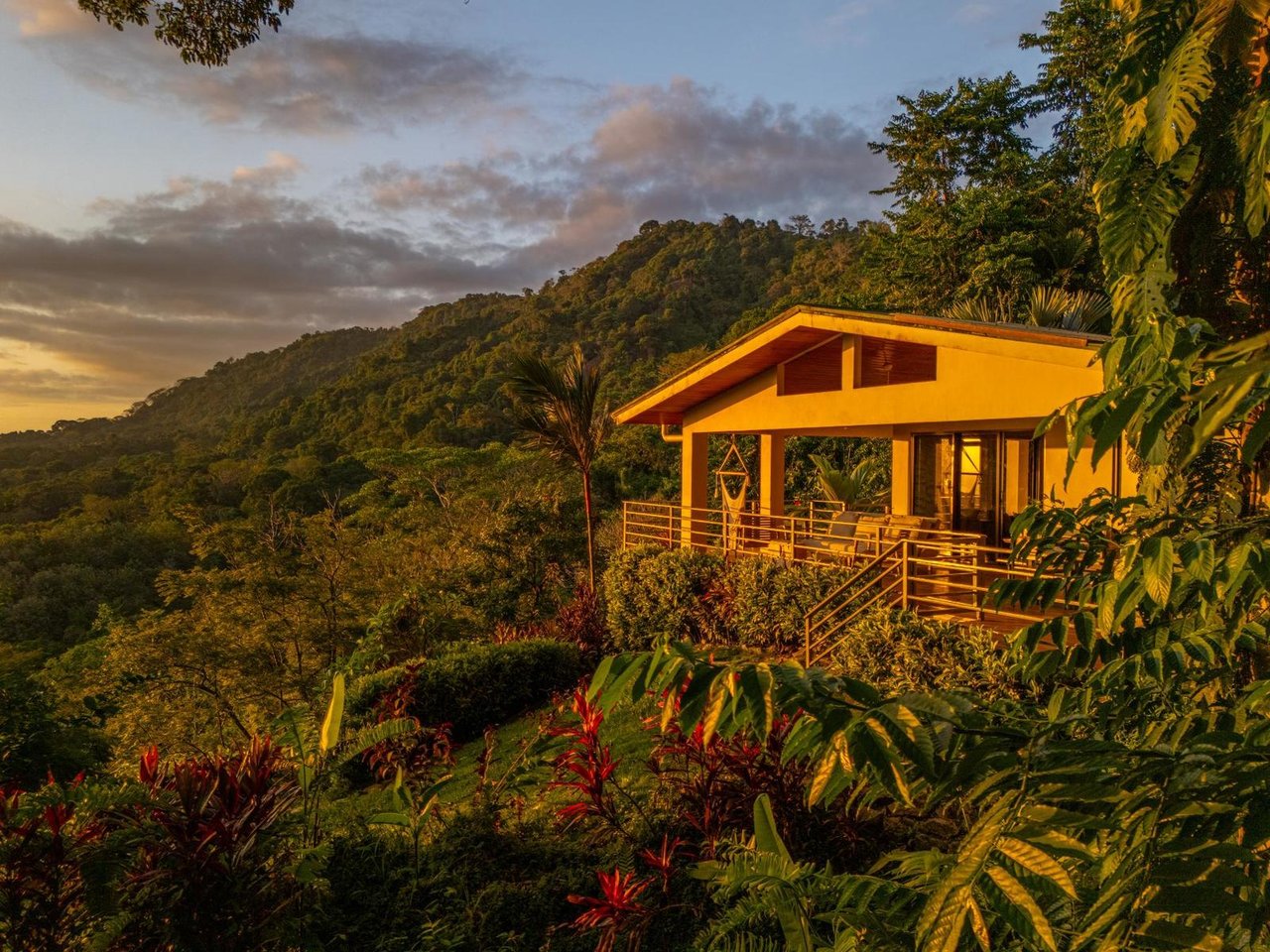 Private Sunset View Compound, Dominical, Puntarenas