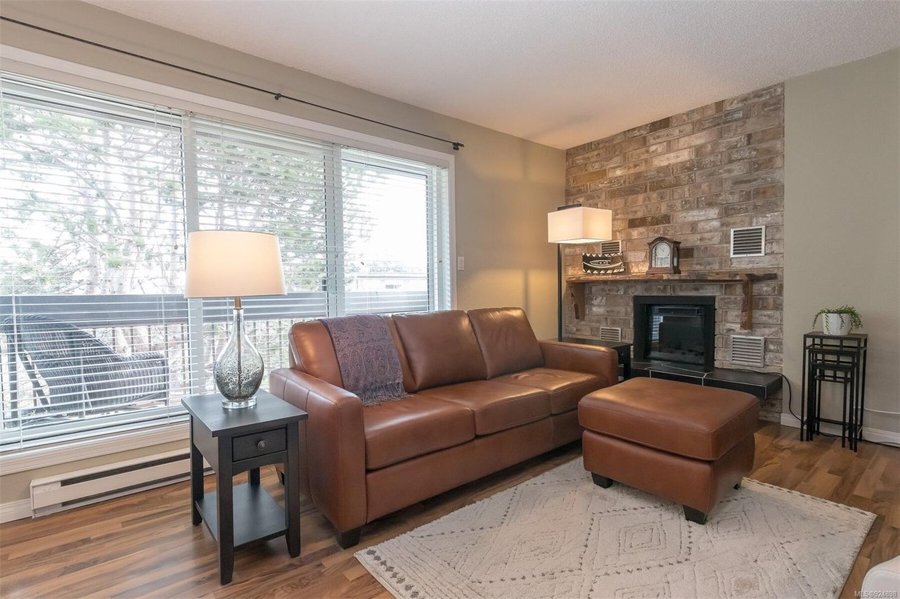 307-10160 Third St, Sidney