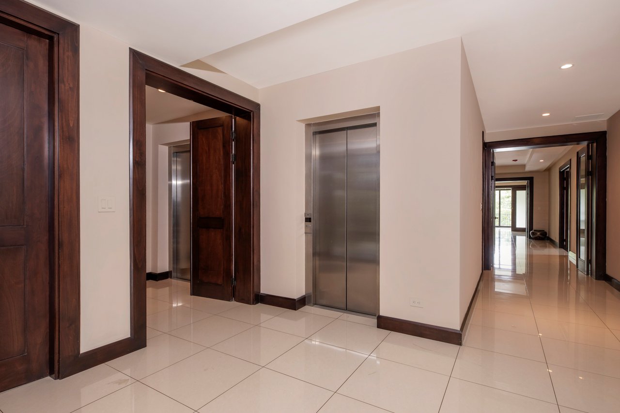 Premier Panoramic City View Penthouse, Escazu, San Jose