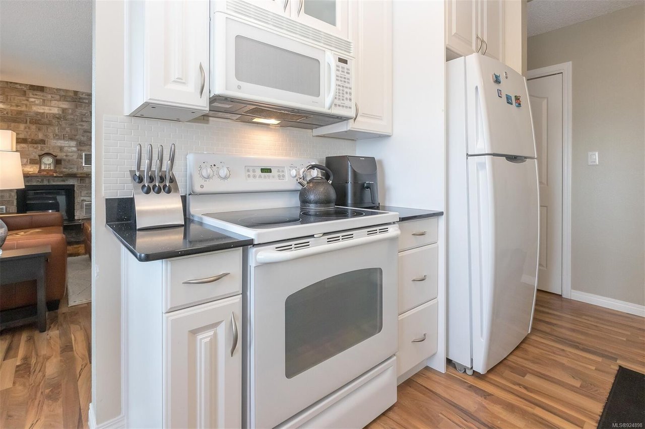 307-10160 Third St, Sidney