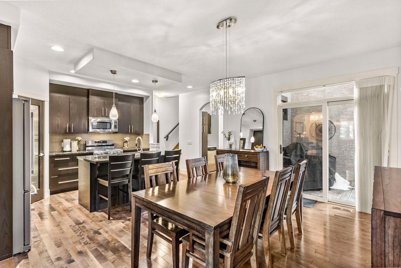 19 Tom Hoppe Mews SW