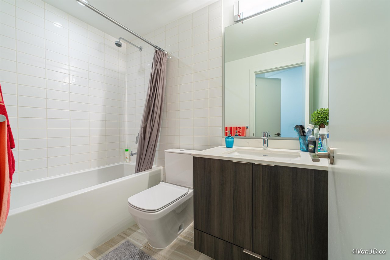 501-725 Marine Dr