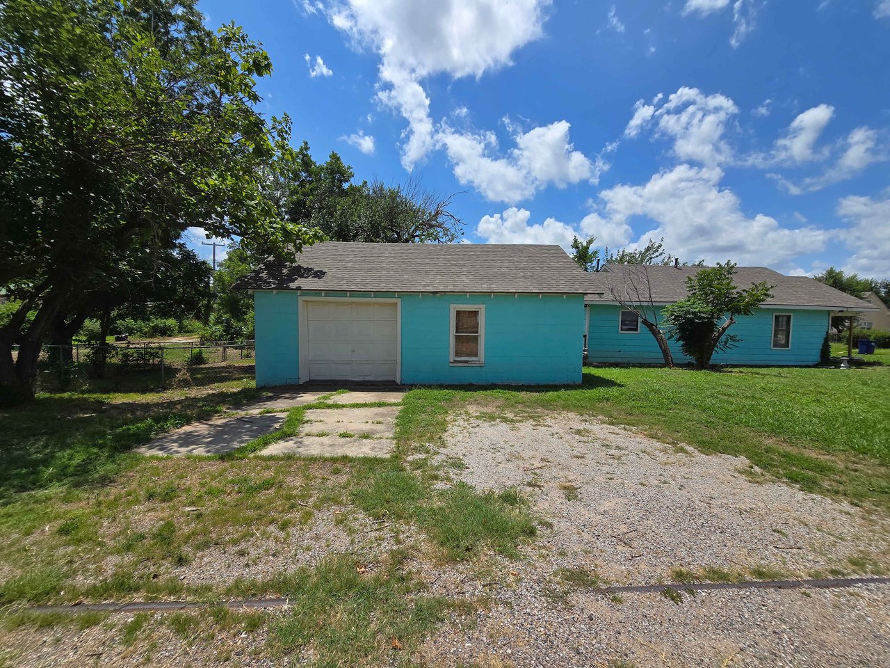 1629 N Louisa