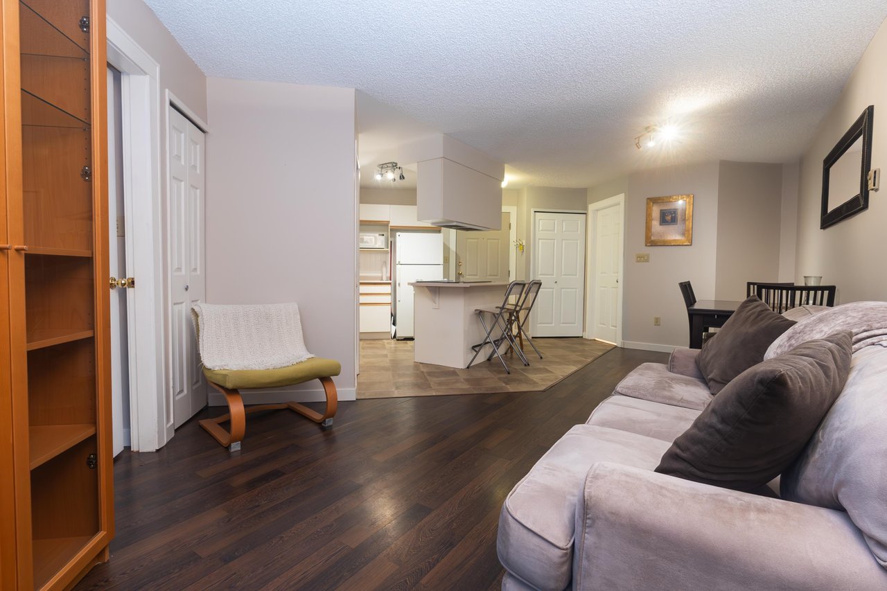 A109-40100 Willow Cres