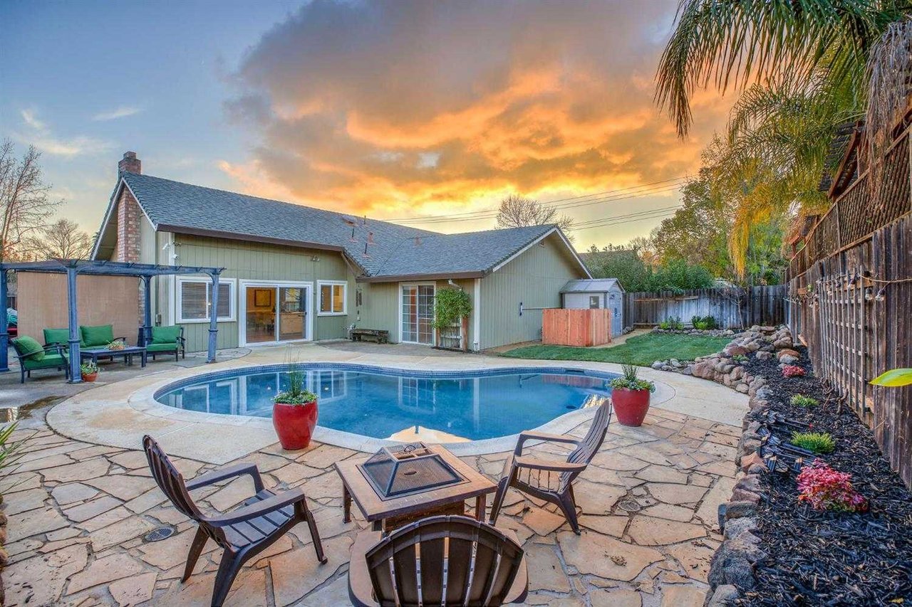 6625 Summer Rain Way