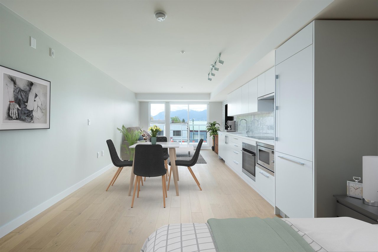 207-2508 Fraser St