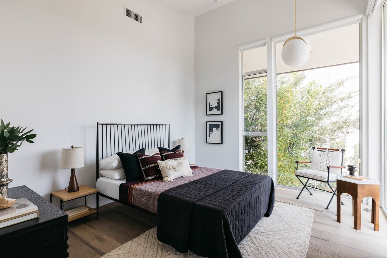 Architectural Stunner in Silver Lake