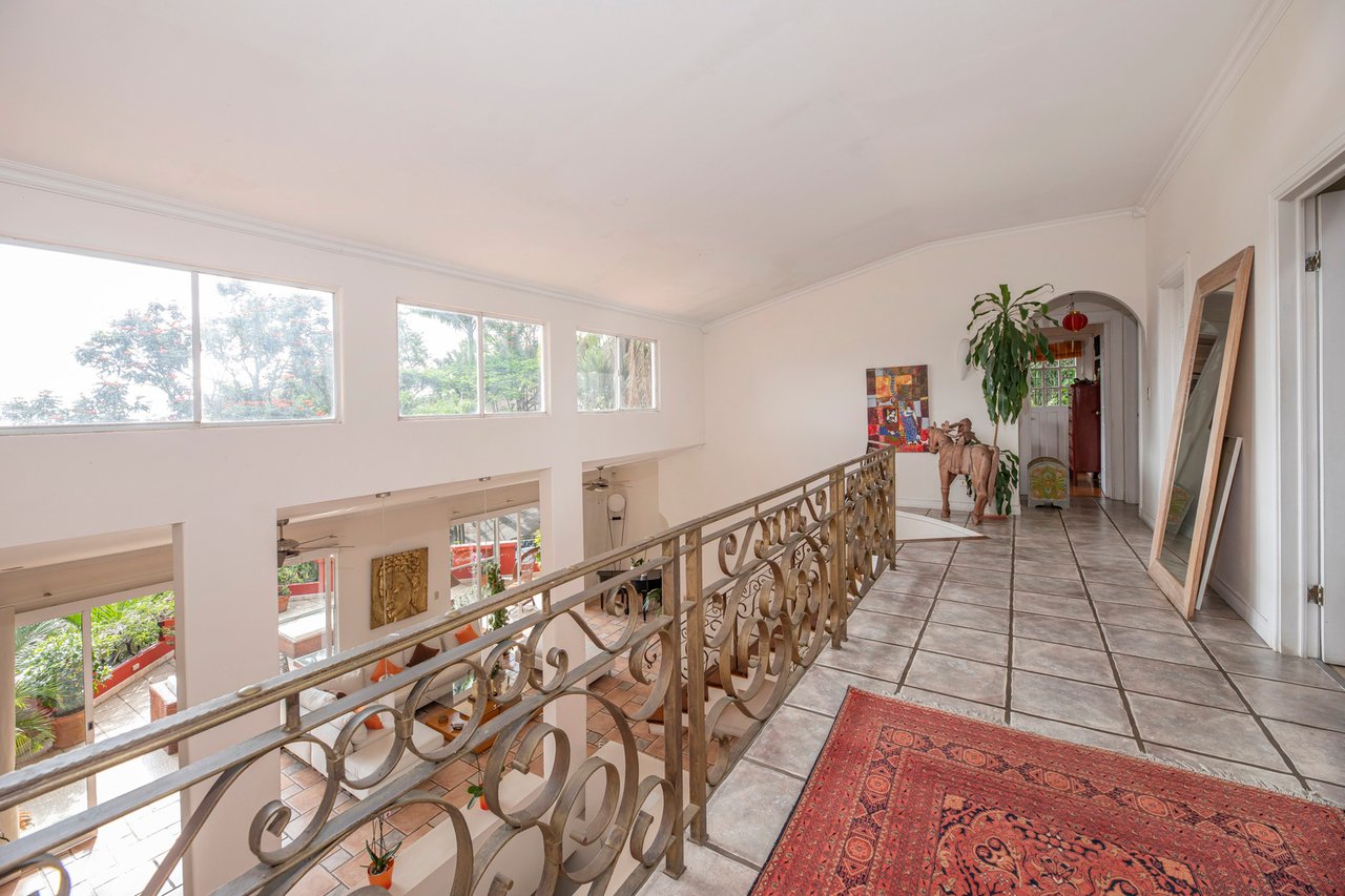 Artistic Mountain View Home, Santa Ana, San Jose