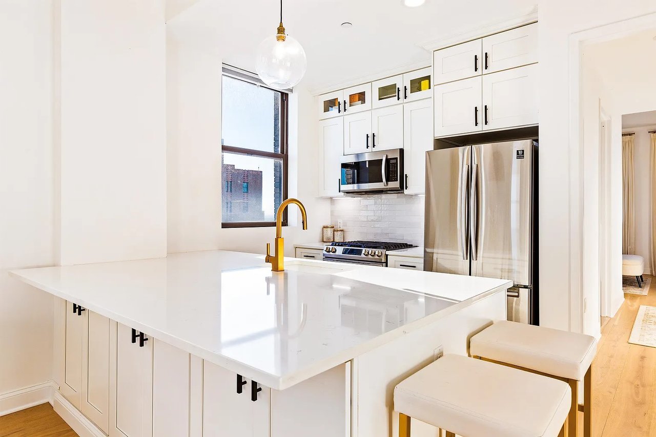 4 Beacon Way APT 1612