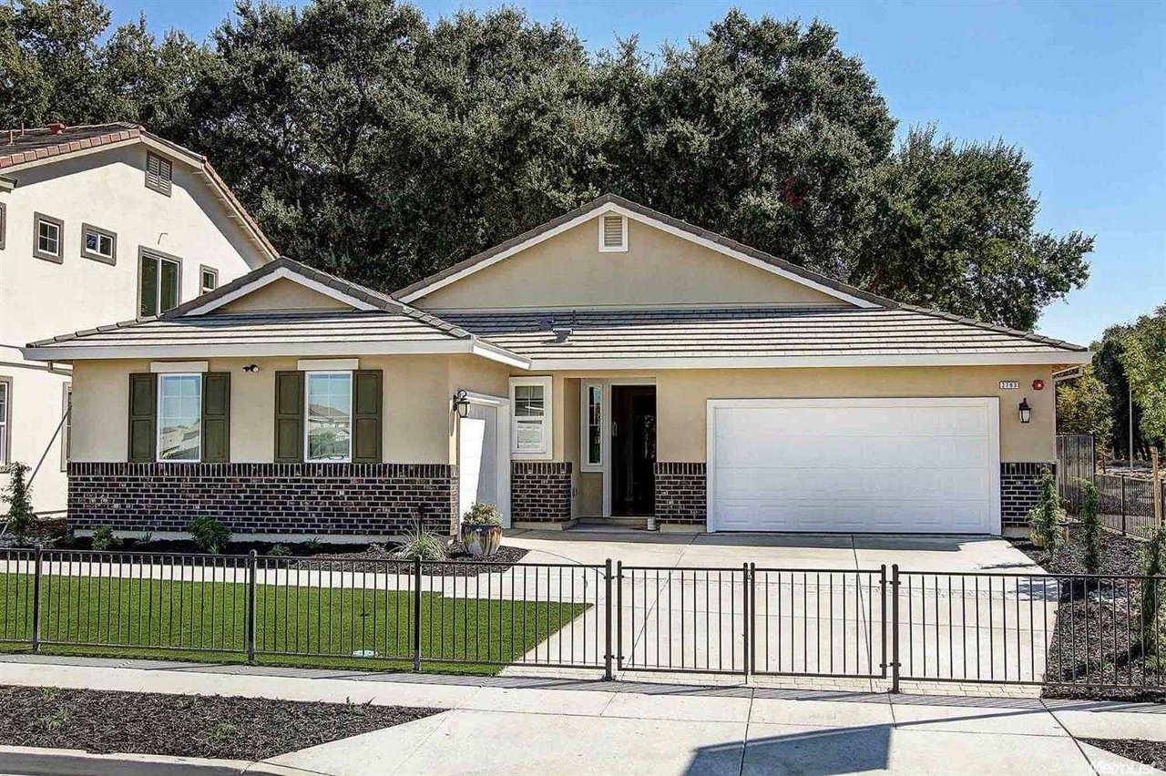 2668 Wood Glen Court