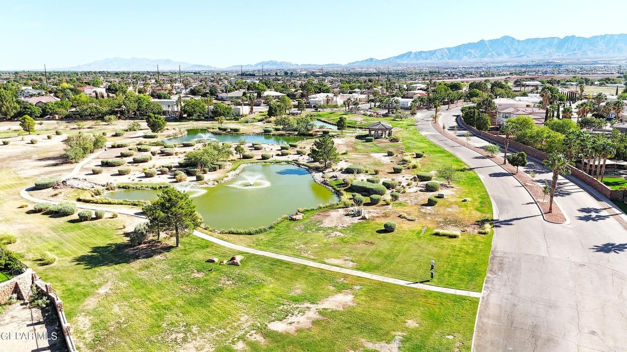 6065 Via De Los Arboles