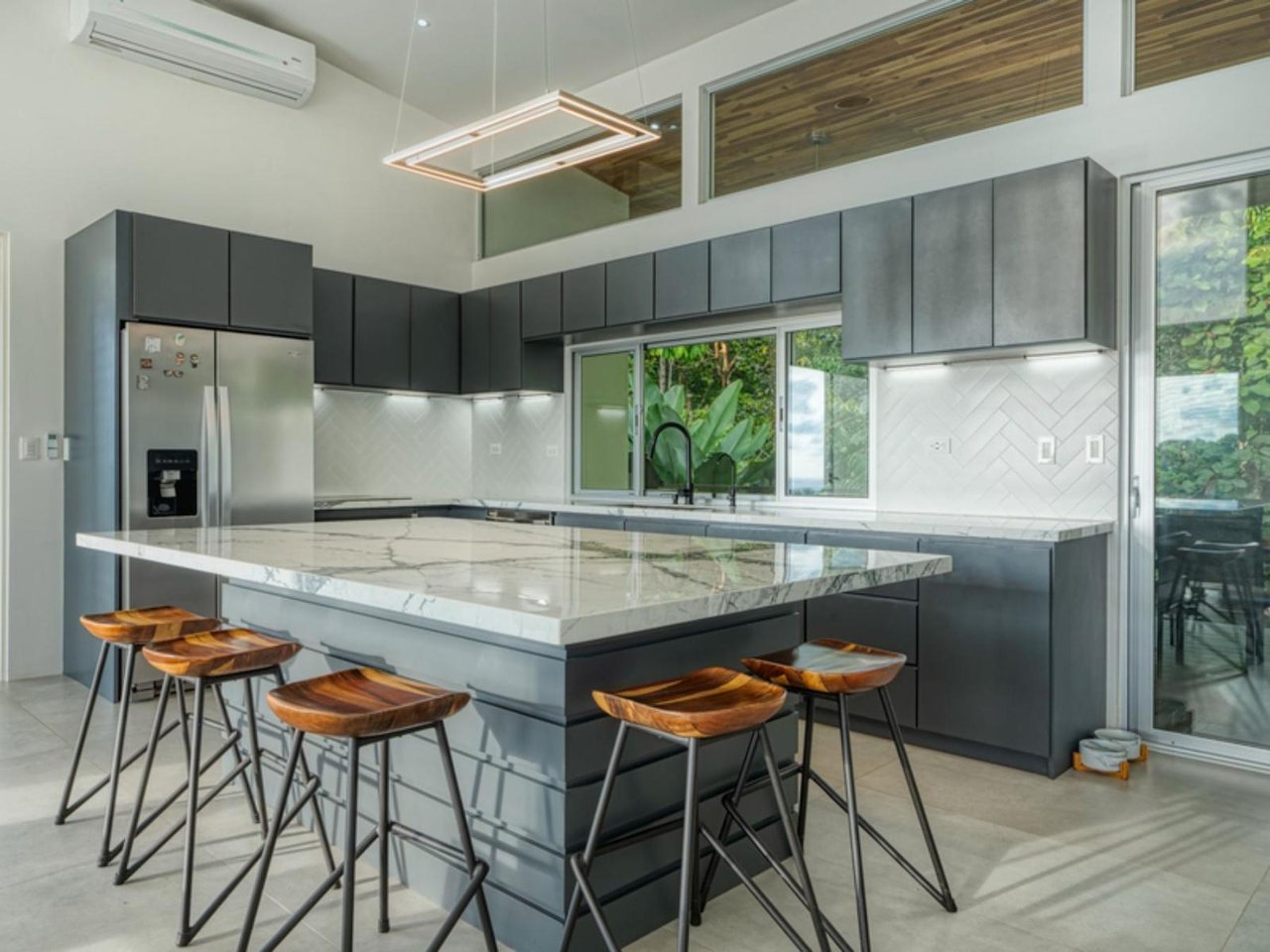 Modern Oceanview Luxury Estate, Dominical, Puntarenas