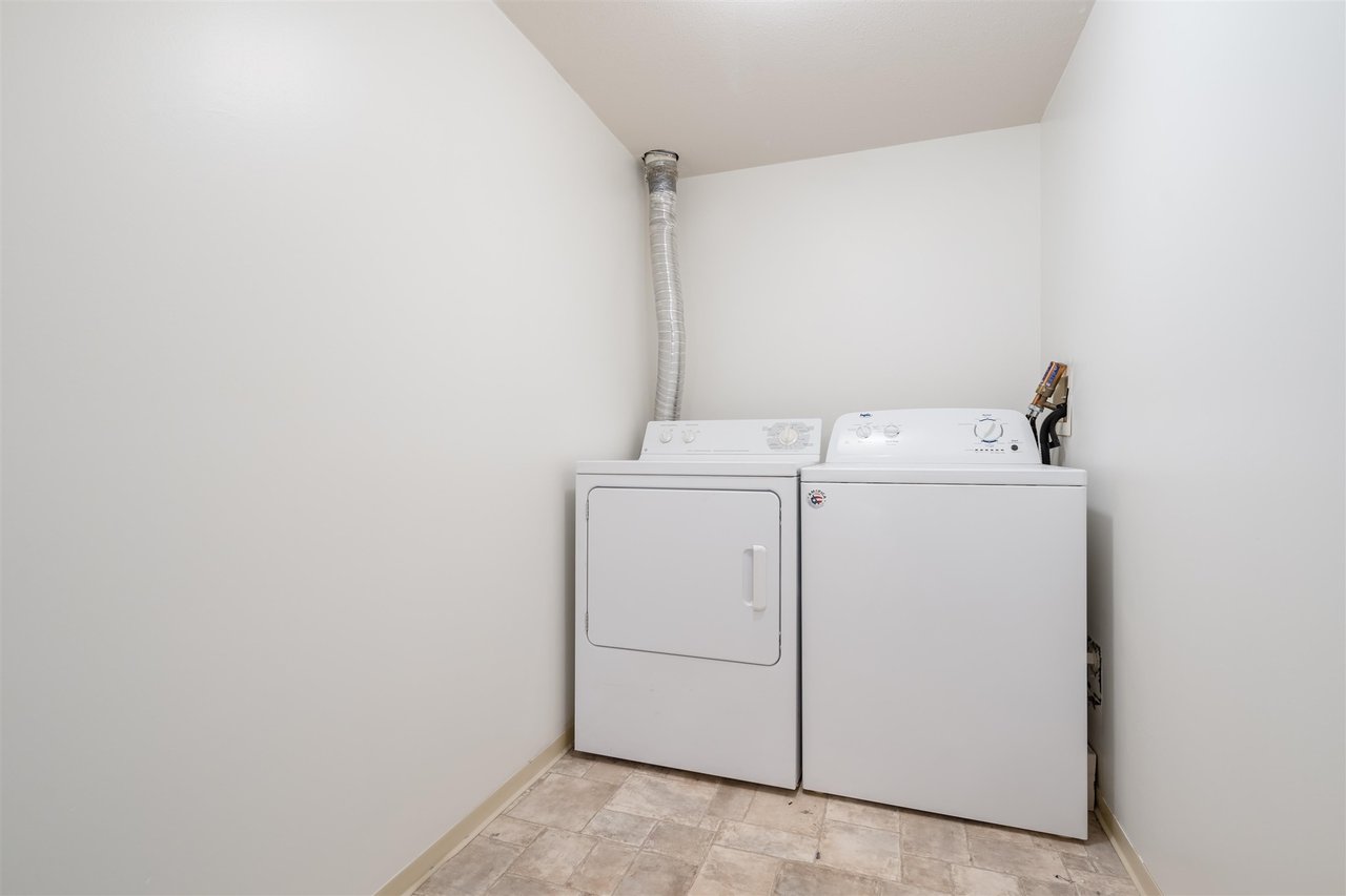 2-9977 138 St